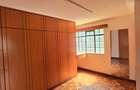 5 Bed Townhouse with En Suite in Lavington - 13