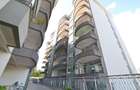 3 Bed Apartment with En Suite in Riverside - 3