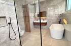 5 Bed House with En Suite in Nyari - 9