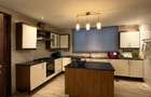 5 Bed Townhouse with En Suite in Lavington - 2
