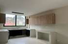 5 Bed Townhouse with En Suite in Brookside - 2