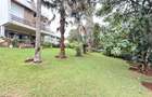 6 Bed House with En Suite at Lavington - 2