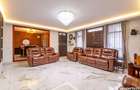 5 Bed Townhouse with En Suite in Lavington - 2