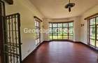 5 Bed House with En Suite in Runda - 12
