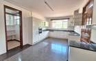 4 Bed Townhouse with En Suite at Rossylin Heights - 9