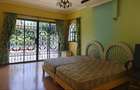 5 Bed House with En Suite in Runda - 17