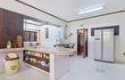 10 Bed House with En Suite in Shanzu - 8