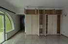 4 Bed Townhouse with En Suite at Riverside Drive - 18