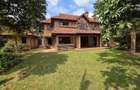 4 Bed House with En Suite in Ridgeways - 8