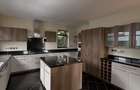 5 Bed Townhouse with En Suite at Naushad Merali - 4