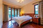 4 Bed House with En Suite in Ridgeways - 6
