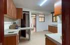 4 Bed Apartment with Swimming Pool in Riverside - 10