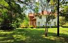 5 Bed Townhouse with En Suite in Rosslyn - 1