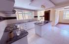 5 Bed Townhouse with En Suite in Ridgeways - 4