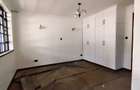 5 Bed House with En Suite in Ridgeways - 11