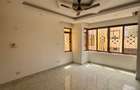 3 Bed Apartment with En Suite at Off Links Road - 11