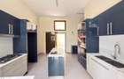 5 Bed Townhouse with En Suite in Brookside - 1