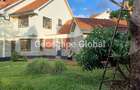 5 Bed House with En Suite in Runda - 16