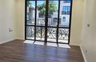 5 Bed Townhouse with En Suite at Lavington Green - 17