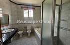 5 Bed House with En Suite in Runda - 10