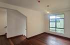 4 Bed Apartment with En Suite in Rosslyn - 16