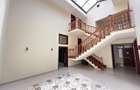 5 Bed Townhouse with En Suite in Brookside - 4