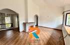 5 Bed Townhouse with En Suite in Rosslyn - 11