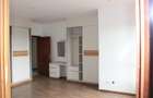 4 Bed Apartment with En Suite in Parklands - 3