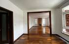 5 Bed Townhouse with En Suite in Lavington - 10