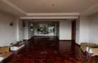 4 Bed Apartment with En Suite at Riverside Drive - 2