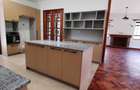 5 Bed Townhouse with En Suite in Lavington - 10