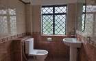 4 Bed House with En Suite in Lavington - 15