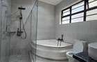 5 Bed House with En Suite at Membley - 11