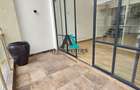 4 Bed Apartment with En Suite in Riverside - 12