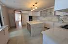 5 Bed Townhouse with En Suite in Runda - 10