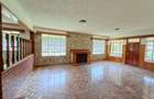 6 Bed House with En Suite at Off Redhill Dr - 10