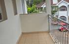 5 Bed Townhouse with En Suite at Lavington Road - 10