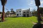 5 Bed House with En Suite in Runda - 2
