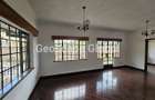 5 Bed Townhouse with En Suite in Spring Valley - 14