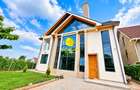 5 Bed House with En Suite in Runda - 1