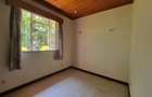 5 Bed House with Garden in Rosslyn - 10