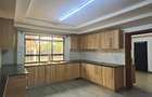 7 Bed House with En Suite at Hillcrest - 7
