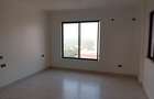 3 Bed Apartment with En Suite at Green Wood Drive - 5