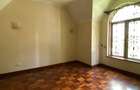 6 Bed Townhouse with En Suite at Near State House Road - 10