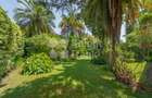 10 Bed House with Garden at Rosslyn Lone Tree - 3