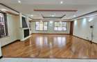 5 Bed Townhouse with En Suite in Westlands Area - 5