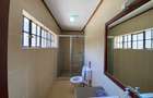 5 Bed Townhouse with En Suite in Spring Valley - 17