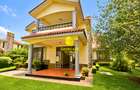 4 Bed House with En Suite in Rosslyn - 1