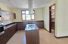 3 Bed Apartment with En Suite at Riverside - 20