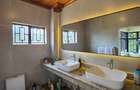 5 Bed House with En Suite in Runda - 12